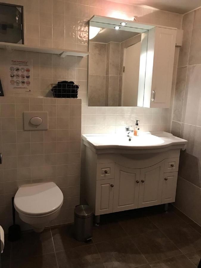 Guesthouse Hvítahúsid Akureyri Extérieur photo